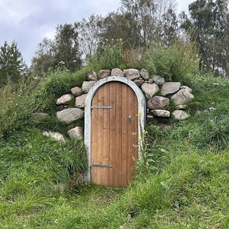 Valmis kelder kliendi krundil